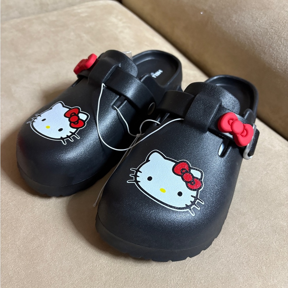 Hello Kitty Kids Slippers - Black and Red